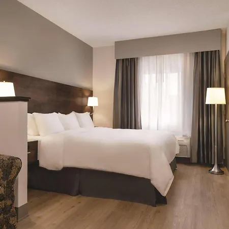Radisson Hotel & Conference Center Rockford