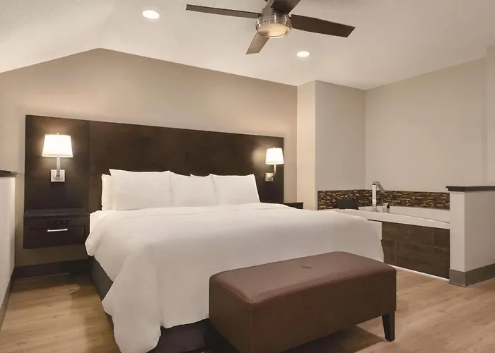 Radisson & Conference Center 4*