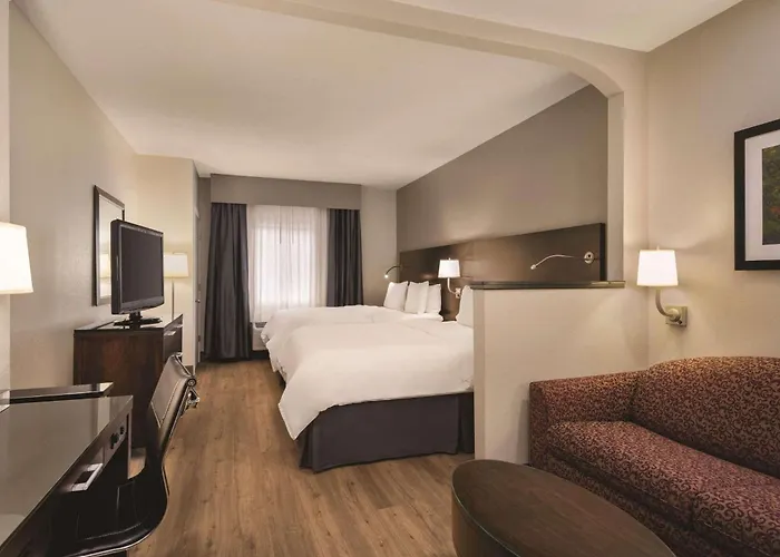 Radisson & Conference Center Hotel 4*