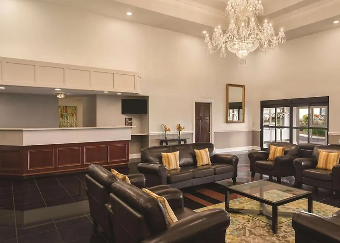 Hotel Radisson & Conference Center 4*