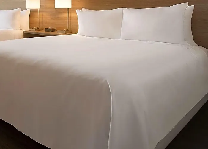 Radisson & Conference Center Rockford