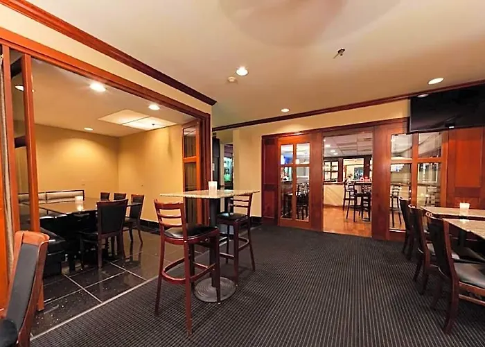 Hotel Radisson & Conference Center 4*