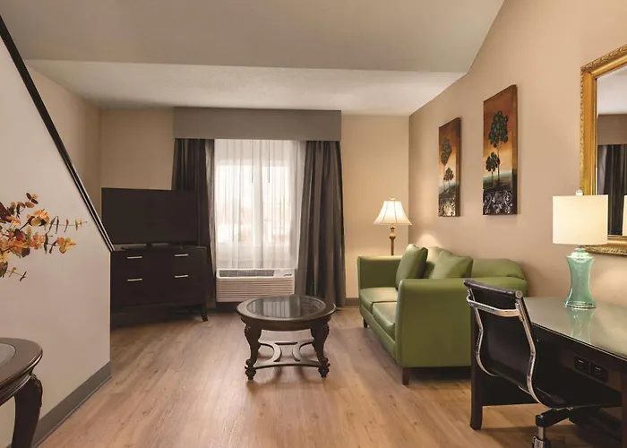 Hotel Radisson & Conference Center 4*