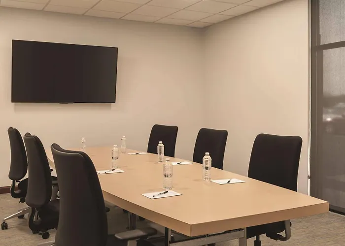 Radisson & Conference Center Hotel 4*