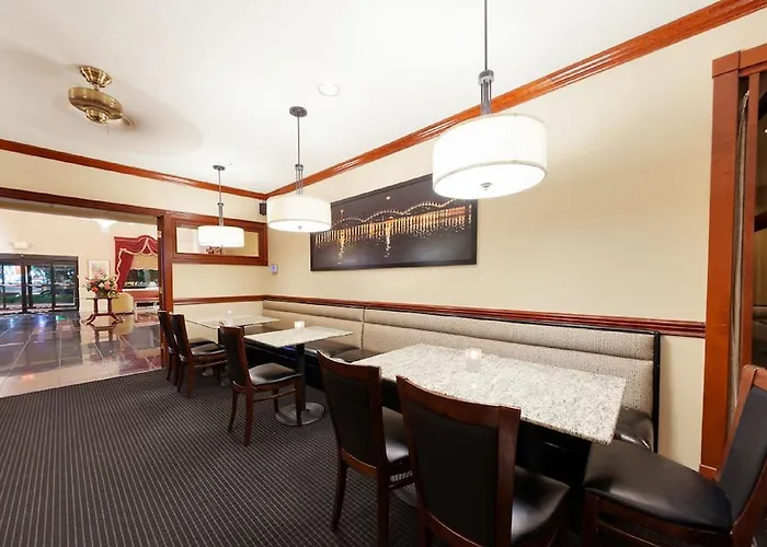 Radisson & Conference Center 4*